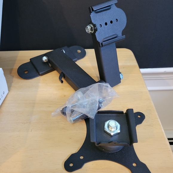 13" -27" Tilt Swivel Wall Mount New in Box - Picture 2 of 4